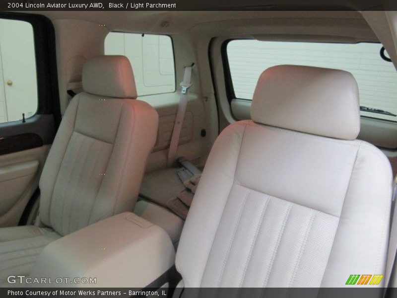 Black / Light Parchment 2004 Lincoln Aviator Luxury AWD