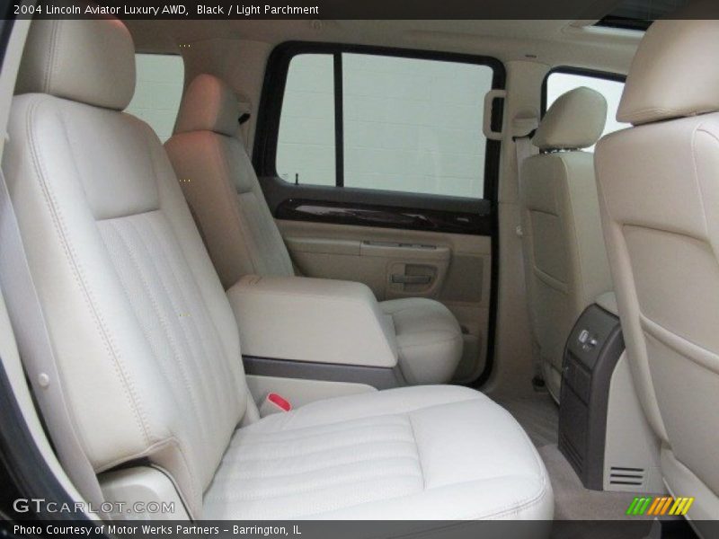 Black / Light Parchment 2004 Lincoln Aviator Luxury AWD