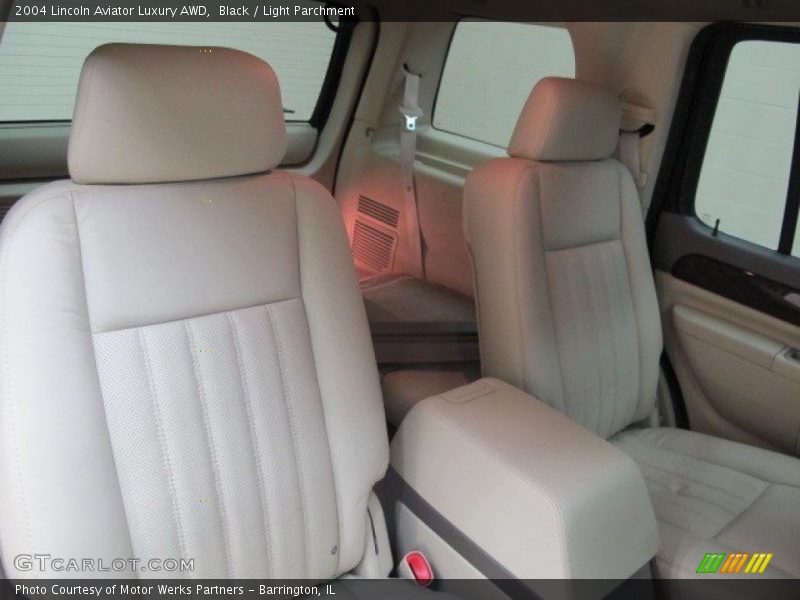 Black / Light Parchment 2004 Lincoln Aviator Luxury AWD