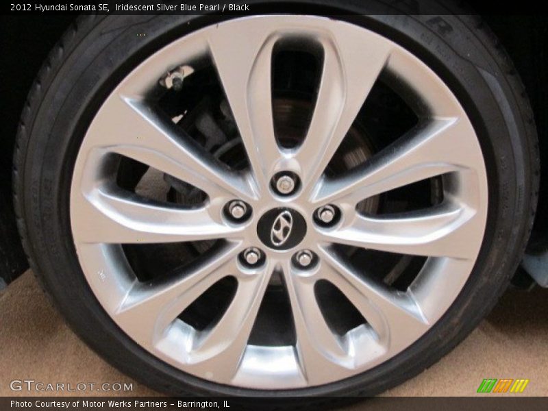 Iridescent Silver Blue Pearl / Black 2012 Hyundai Sonata SE