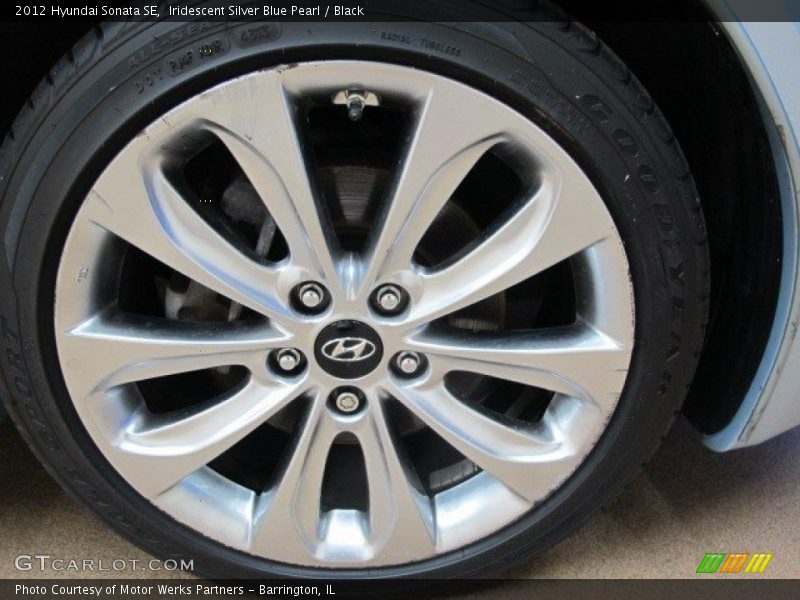 Iridescent Silver Blue Pearl / Black 2012 Hyundai Sonata SE