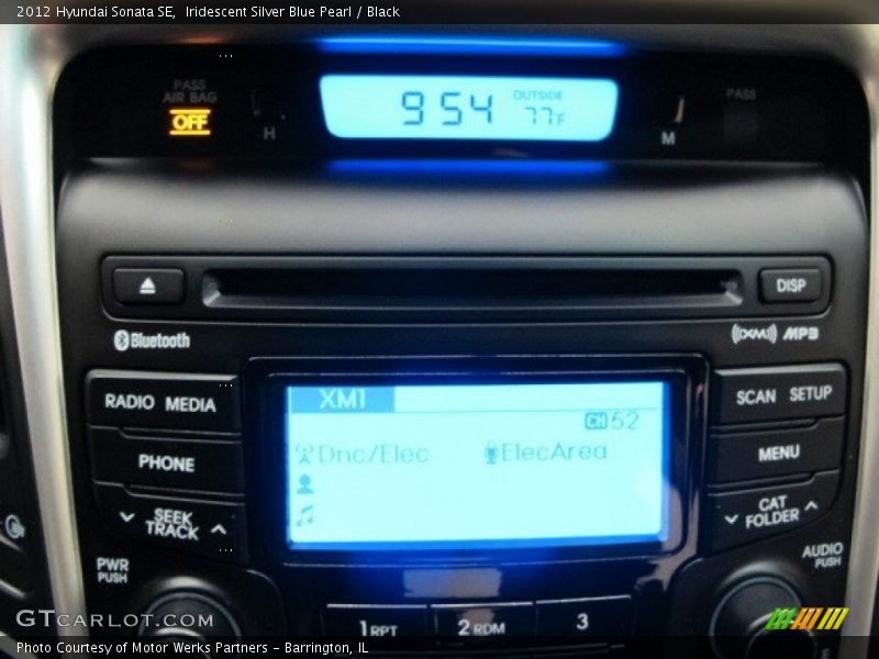 Iridescent Silver Blue Pearl / Black 2012 Hyundai Sonata SE