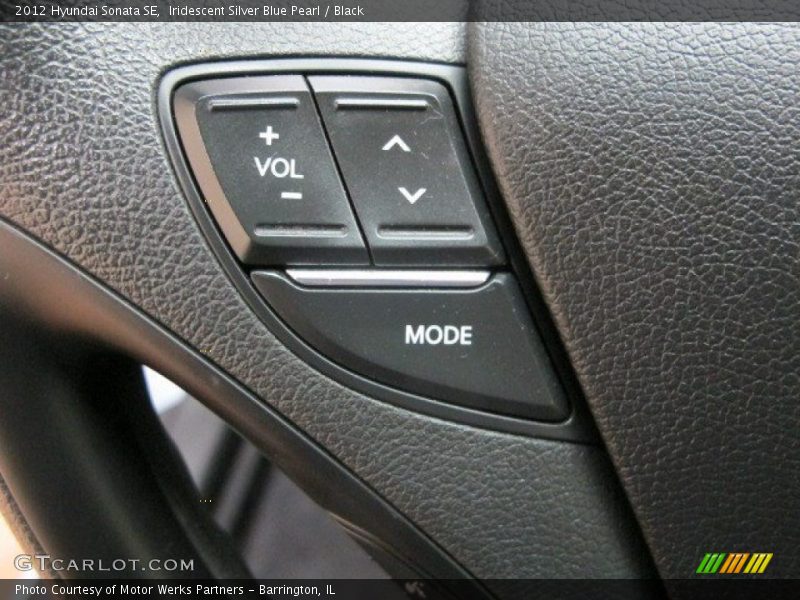 Iridescent Silver Blue Pearl / Black 2012 Hyundai Sonata SE