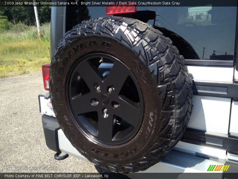 Bright Silver Metallic / Dark Slate Gray/Medium Slate Gray 2009 Jeep Wrangler Unlimited Sahara 4x4