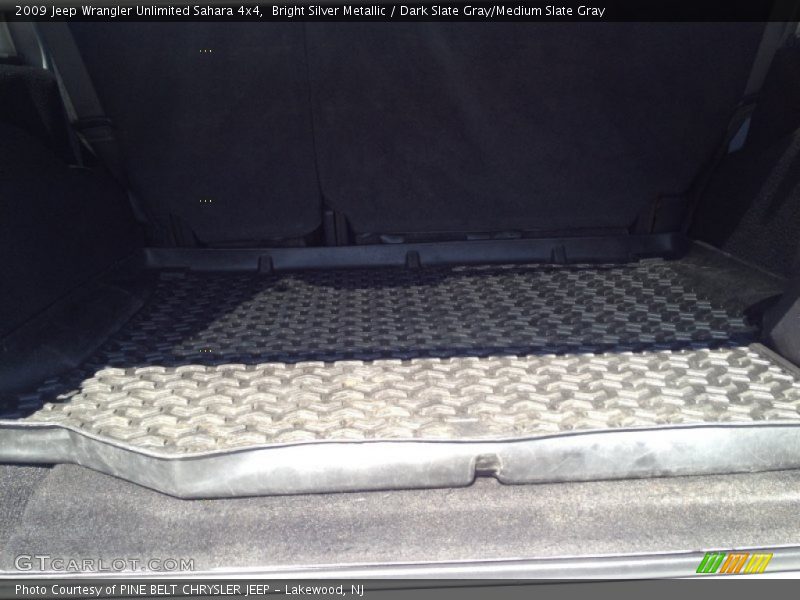Bright Silver Metallic / Dark Slate Gray/Medium Slate Gray 2009 Jeep Wrangler Unlimited Sahara 4x4