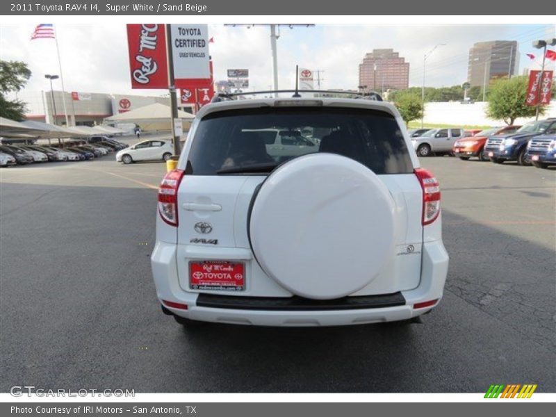 Super White / Sand Beige 2011 Toyota RAV4 I4
