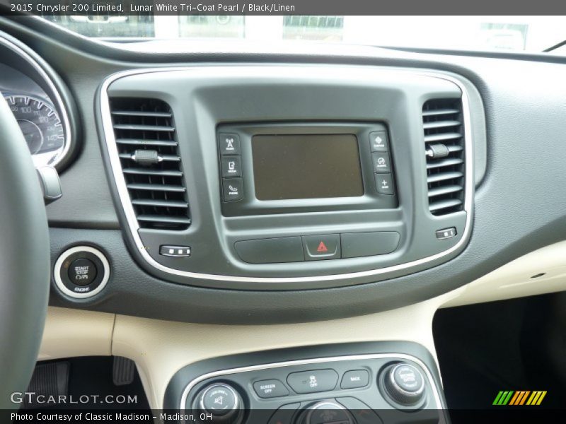 Lunar White Tri-Coat Pearl / Black/Linen 2015 Chrysler 200 Limited