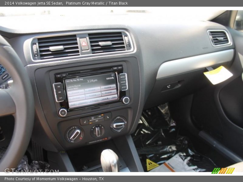 Platinum Gray Metallic / Titan Black 2014 Volkswagen Jetta SE Sedan