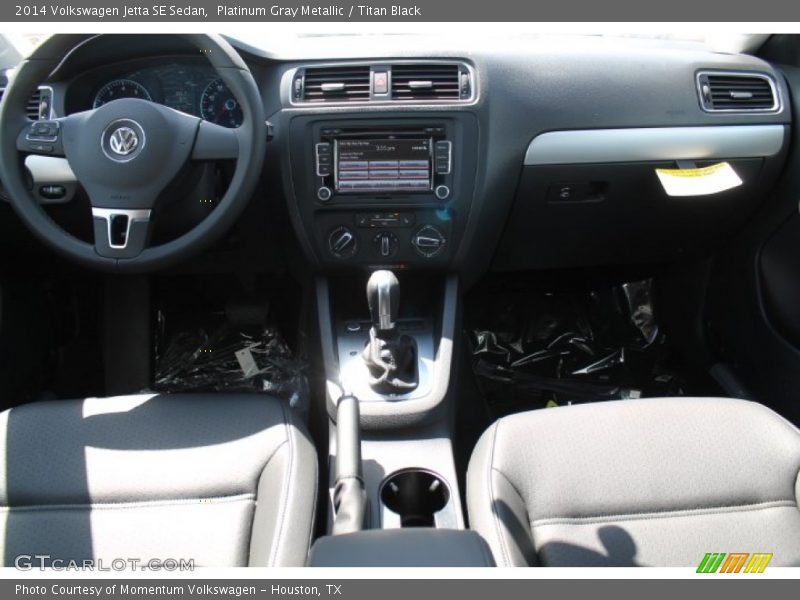 Platinum Gray Metallic / Titan Black 2014 Volkswagen Jetta SE Sedan