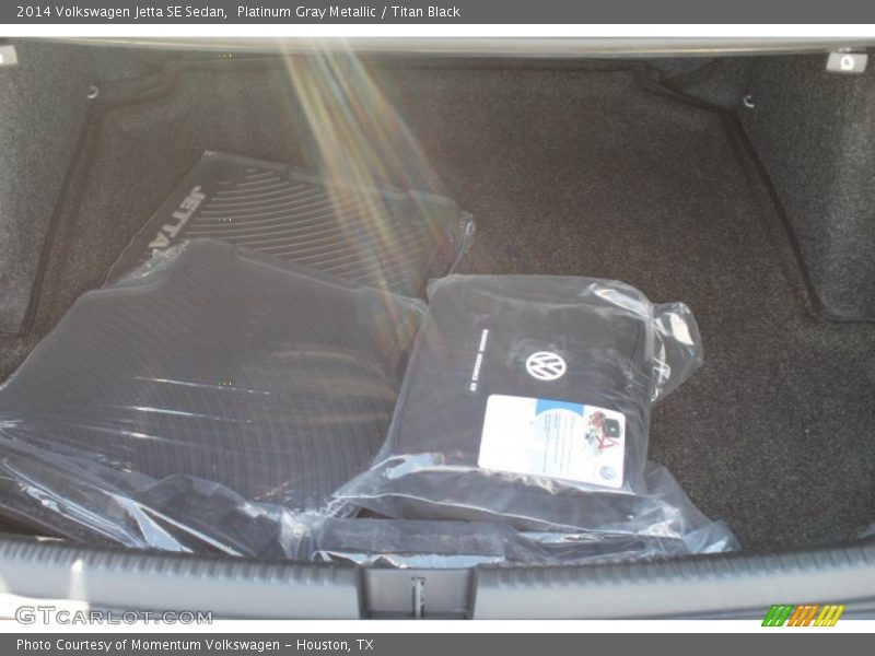 Platinum Gray Metallic / Titan Black 2014 Volkswagen Jetta SE Sedan