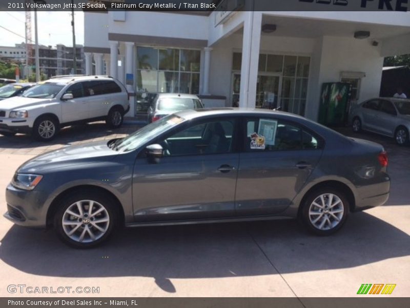 Platinum Gray Metallic / Titan Black 2011 Volkswagen Jetta SE Sedan