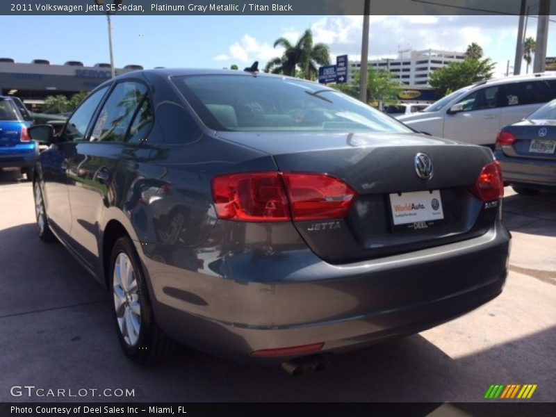 Platinum Gray Metallic / Titan Black 2011 Volkswagen Jetta SE Sedan