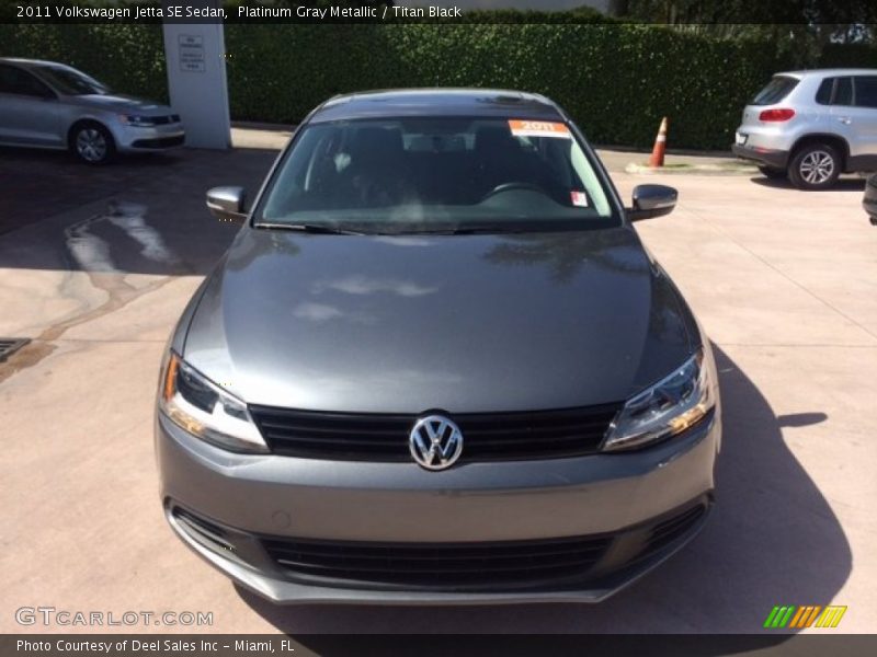 Platinum Gray Metallic / Titan Black 2011 Volkswagen Jetta SE Sedan