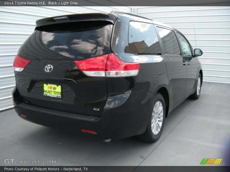 Black / Light Gray 2014 Toyota Sienna XLE