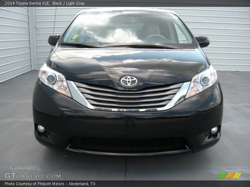 Black / Light Gray 2014 Toyota Sienna XLE