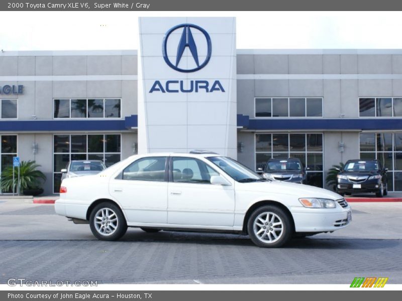 Super White / Gray 2000 Toyota Camry XLE V6