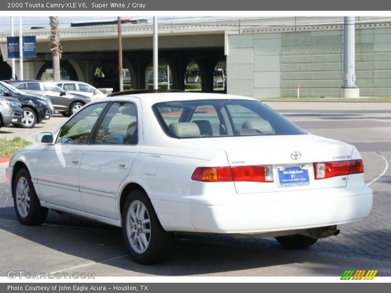 Super White / Gray 2000 Toyota Camry XLE V6