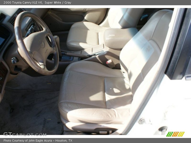 Super White / Gray 2000 Toyota Camry XLE V6