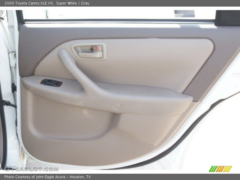 Super White / Gray 2000 Toyota Camry XLE V6