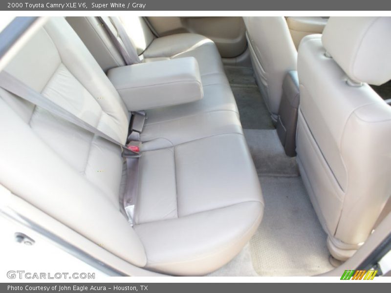 Super White / Gray 2000 Toyota Camry XLE V6