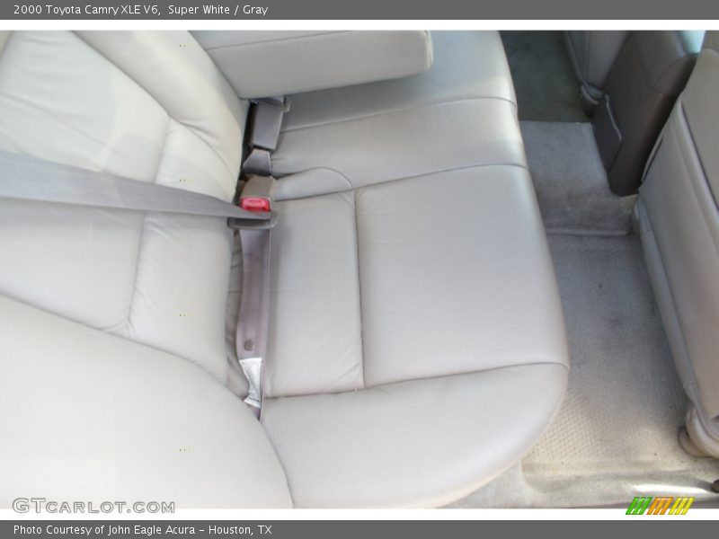 Super White / Gray 2000 Toyota Camry XLE V6