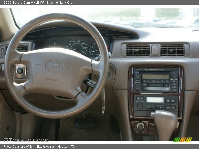 Super White / Gray 2000 Toyota Camry XLE V6