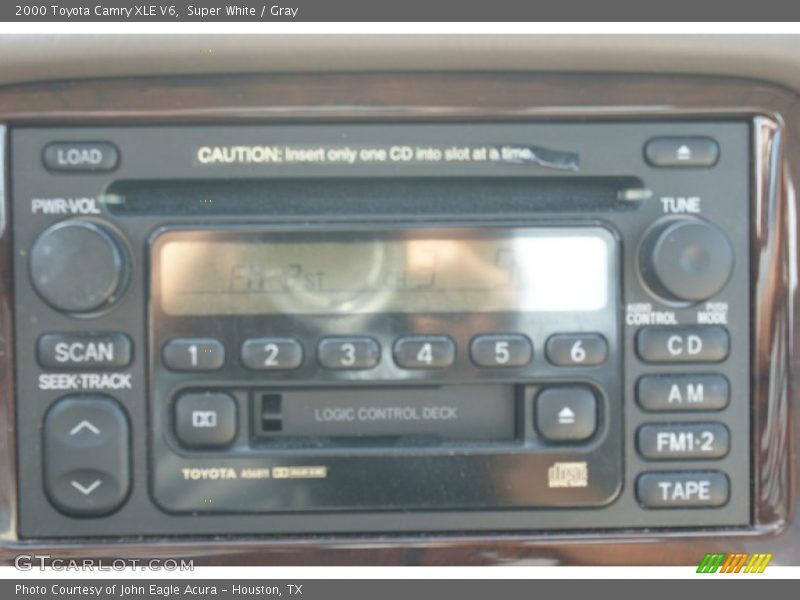 Super White / Gray 2000 Toyota Camry XLE V6