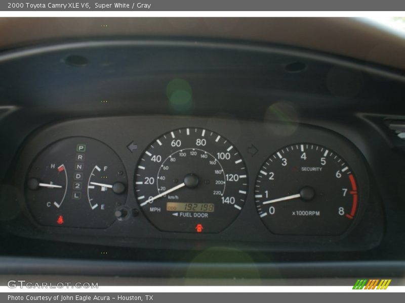 Super White / Gray 2000 Toyota Camry XLE V6