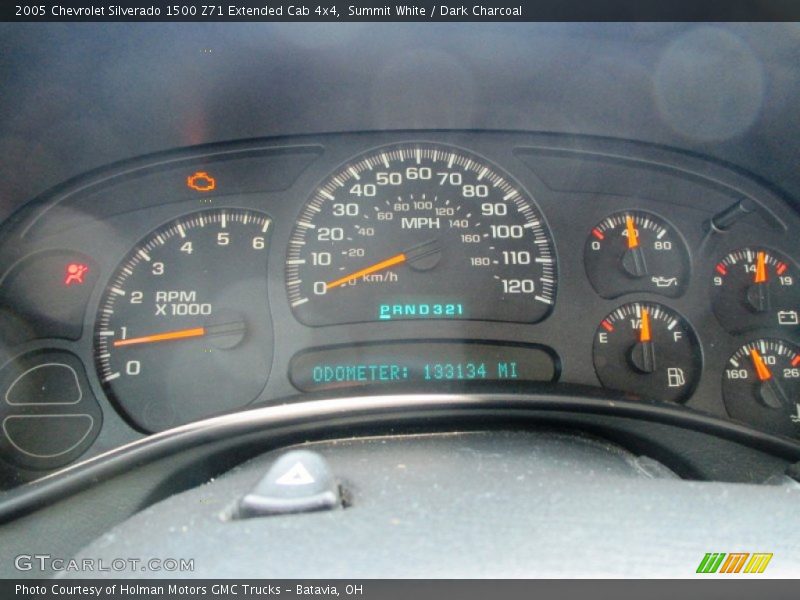 Summit White / Dark Charcoal 2005 Chevrolet Silverado 1500 Z71 Extended Cab 4x4