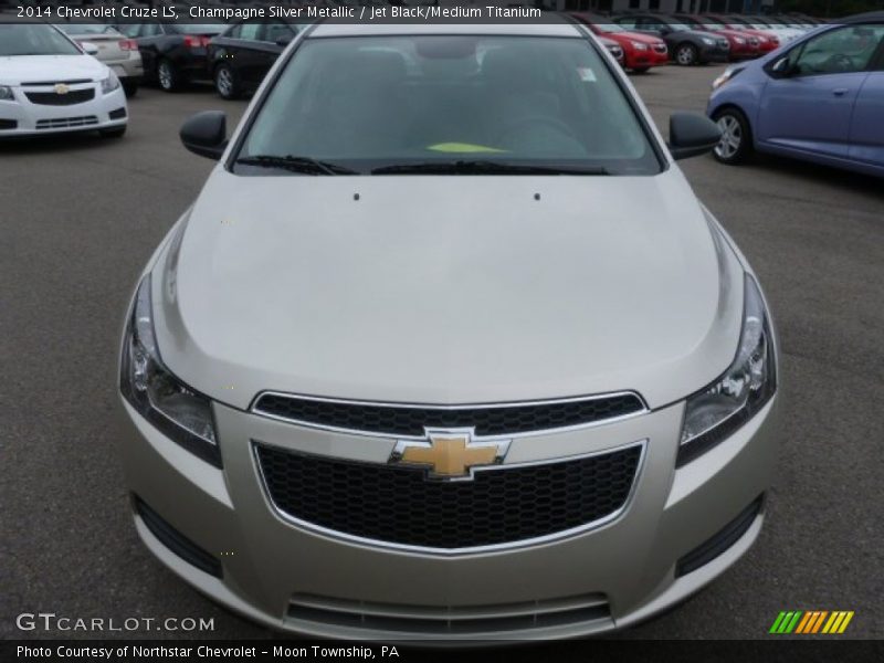 Champagne Silver Metallic / Jet Black/Medium Titanium 2014 Chevrolet Cruze LS