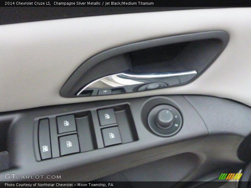 Champagne Silver Metallic / Jet Black/Medium Titanium 2014 Chevrolet Cruze LS