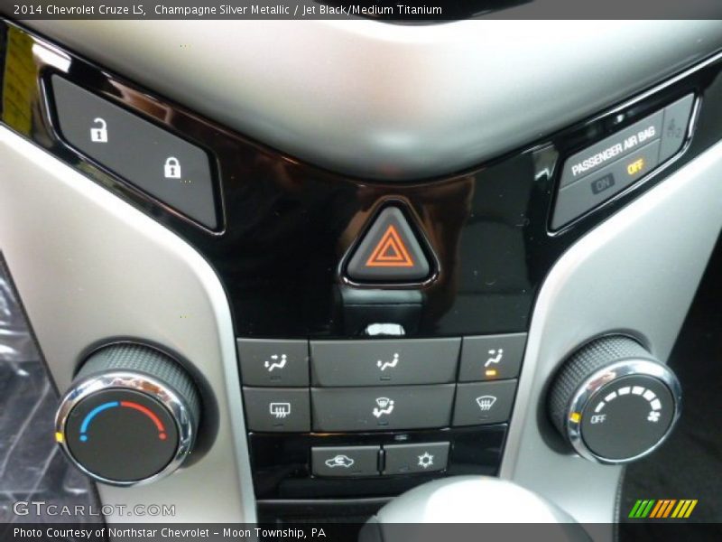 Champagne Silver Metallic / Jet Black/Medium Titanium 2014 Chevrolet Cruze LS
