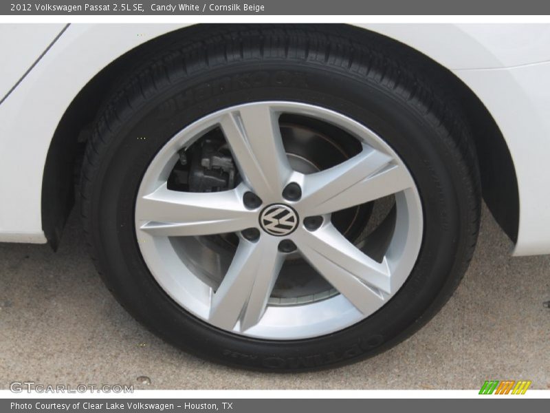 Candy White / Cornsilk Beige 2012 Volkswagen Passat 2.5L SE