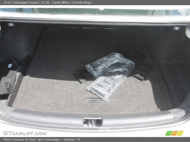 Candy White / Cornsilk Beige 2012 Volkswagen Passat 2.5L SE