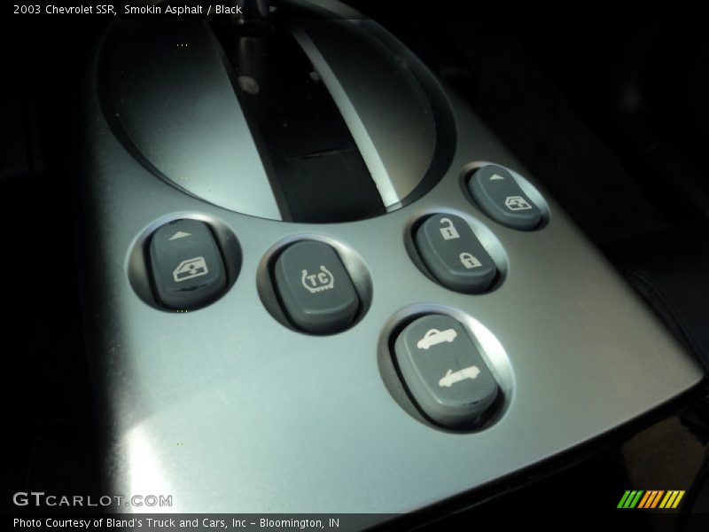 Smokin Asphalt / Black 2003 Chevrolet SSR