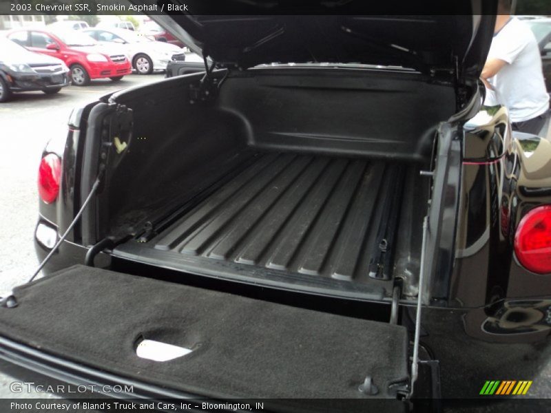  2003 SSR  Trunk