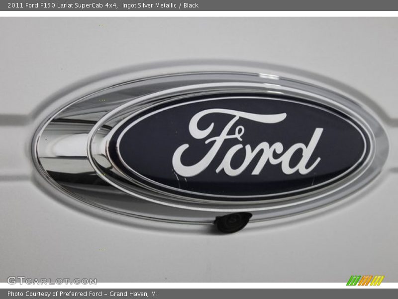 Ingot Silver Metallic / Black 2011 Ford F150 Lariat SuperCab 4x4