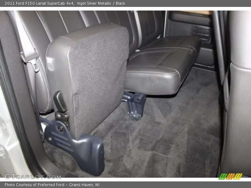 Ingot Silver Metallic / Black 2011 Ford F150 Lariat SuperCab 4x4