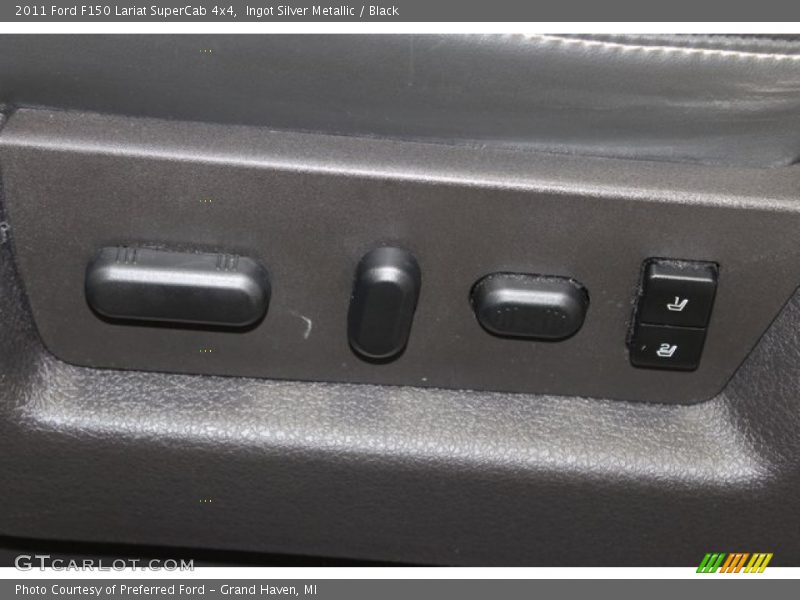 Ingot Silver Metallic / Black 2011 Ford F150 Lariat SuperCab 4x4