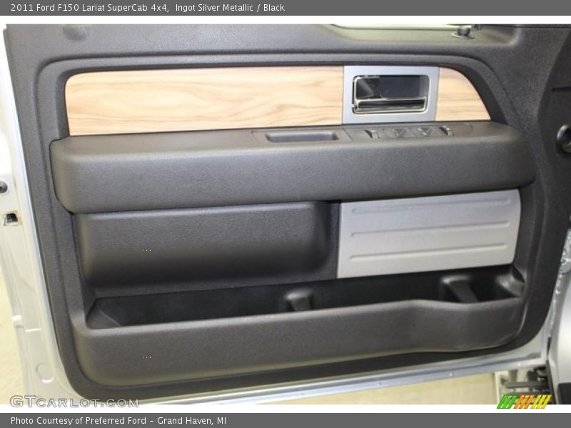 Ingot Silver Metallic / Black 2011 Ford F150 Lariat SuperCab 4x4