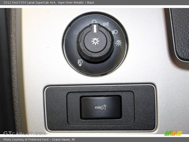 Ingot Silver Metallic / Black 2011 Ford F150 Lariat SuperCab 4x4