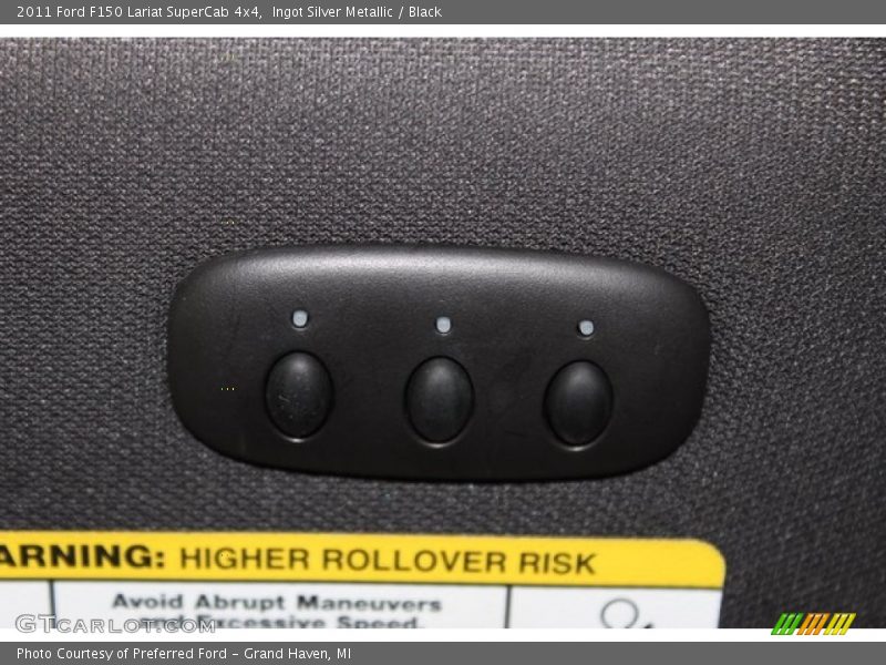 Ingot Silver Metallic / Black 2011 Ford F150 Lariat SuperCab 4x4