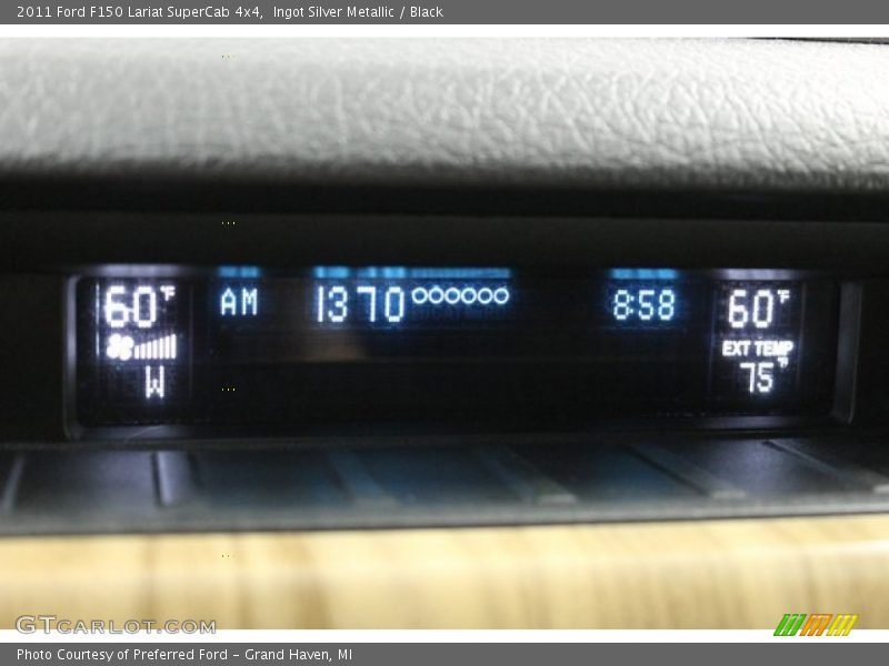 Ingot Silver Metallic / Black 2011 Ford F150 Lariat SuperCab 4x4