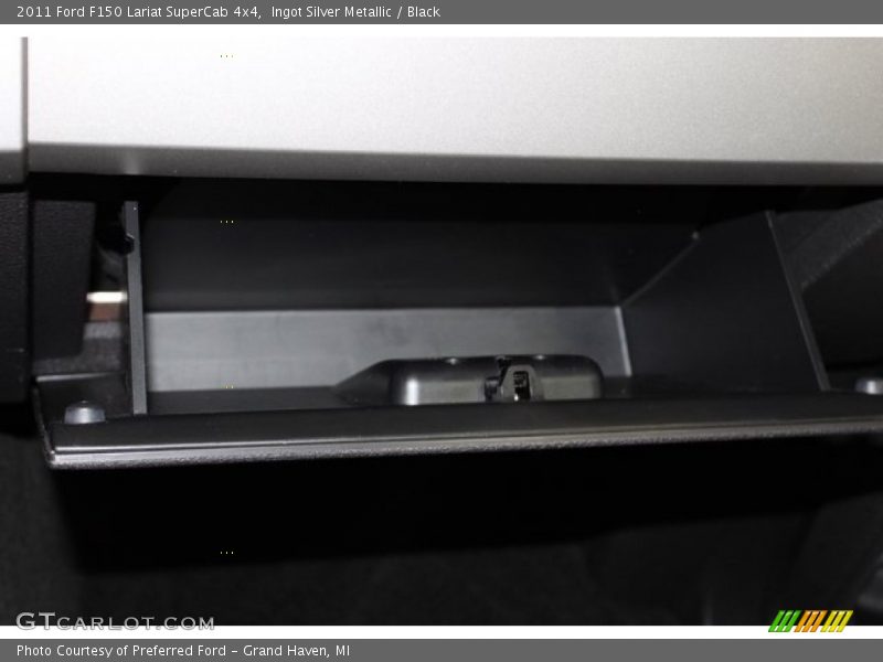 Ingot Silver Metallic / Black 2011 Ford F150 Lariat SuperCab 4x4