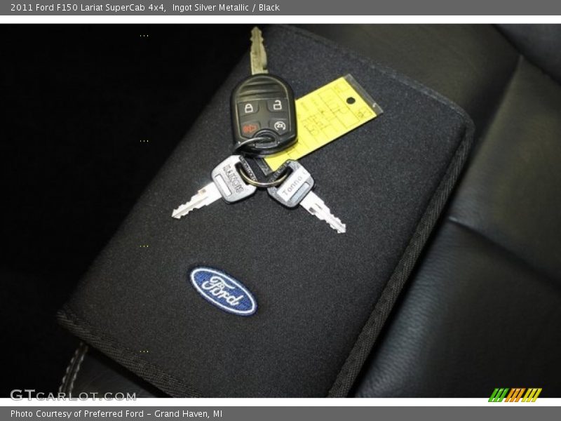 Ingot Silver Metallic / Black 2011 Ford F150 Lariat SuperCab 4x4