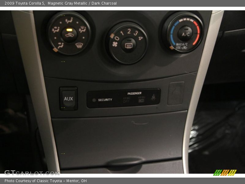 Magnetic Gray Metallic / Dark Charcoal 2009 Toyota Corolla S