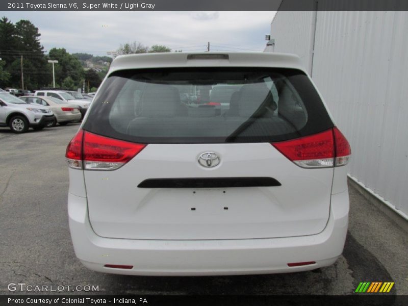 Super White / Light Gray 2011 Toyota Sienna V6