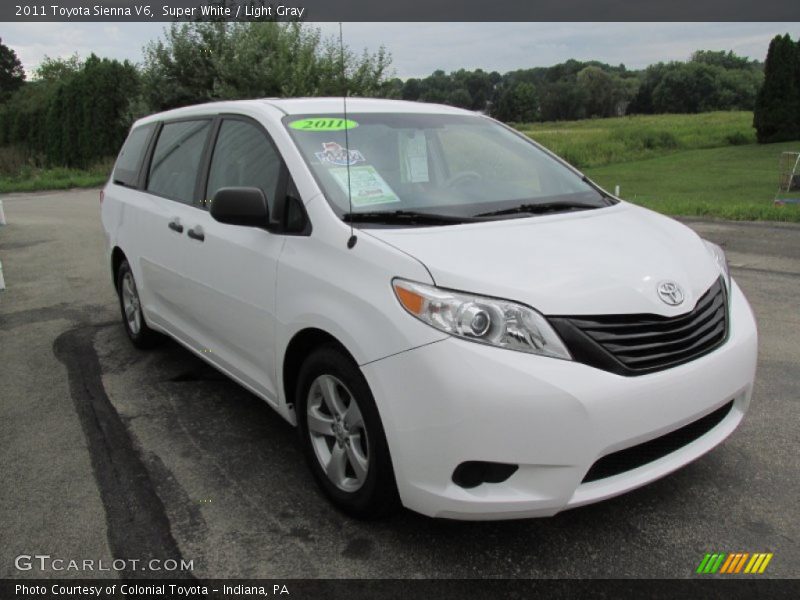 Super White / Light Gray 2011 Toyota Sienna V6