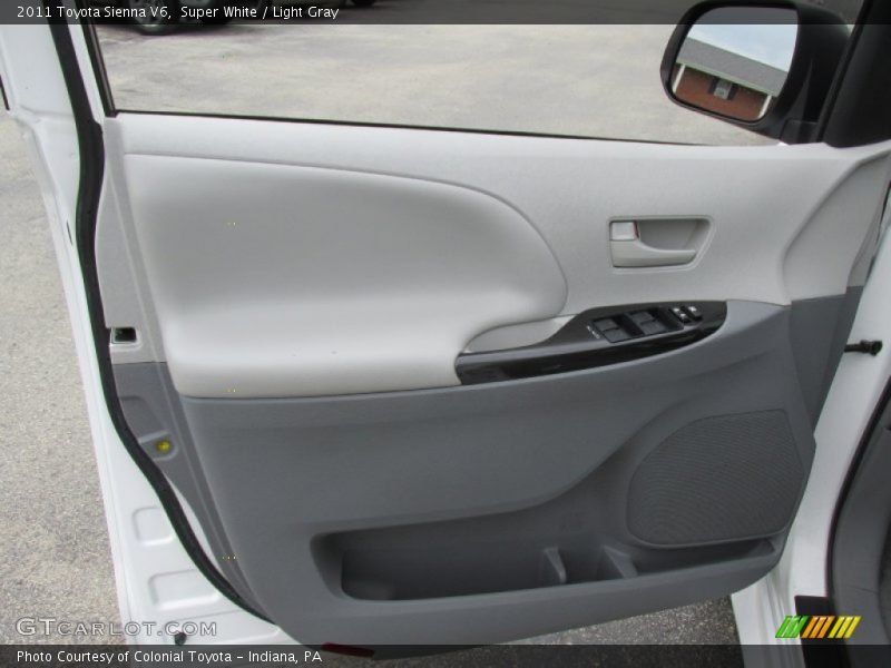 Super White / Light Gray 2011 Toyota Sienna V6