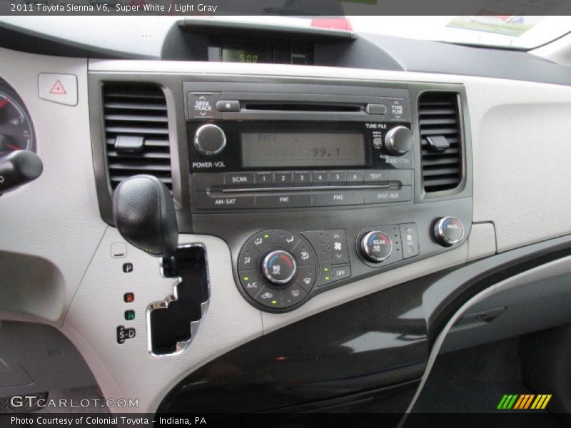 Super White / Light Gray 2011 Toyota Sienna V6